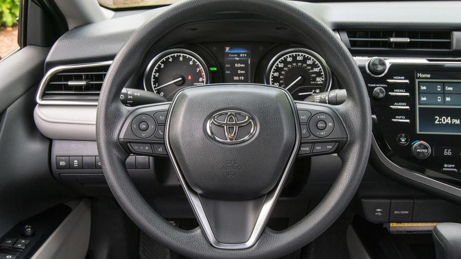 Панель приборов Toyota Camry XSE 2017 года  (NA) (фото 48 из 55)